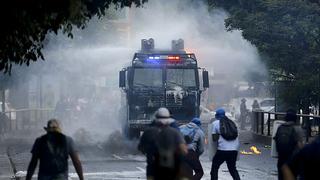 Venezuela: Violentos choques entre manifestantes y la policía