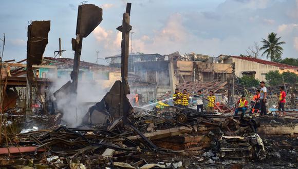 Se cree que la explosión fue causada por chispas de soldadura durante obras de construcción del edificio. (Photo by Madaree TOHLALA / AFP)