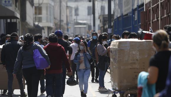 Las autoridades sanitarias no reportaban más de 6.000 nuevos casos en un solo día desde el pasado 29 de mayo, cuando se registraron 6.506 positivos. . (Foto: Violeta Ayasta/GEC)