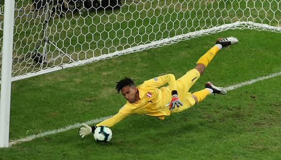 Pedro gallese sigue cobrándose revancha. El portero de Perú la rompió en la semifinal de la Copa América. (Foto: AP)