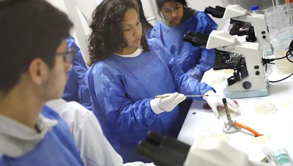La Asociación Peruana de Facultades de Medicina también cuestionó la eliminación del examen para acceder al Serums. (Foto: Andina)