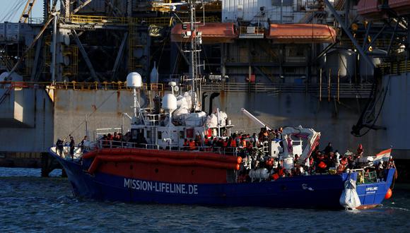 La decisión de permitir al barco "Lifeline" atracar en Malta fue anunciada el martes por Italia y Francia. (Reuters)