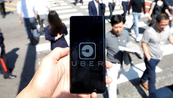 Uber solicita a los clientes que califiquen a los conductores en una escala de 1 a 5 estrellas, y luego “desactiva” a los trabajadores cuya calificación promedio considera insatisfactoria, según la demanda. (Foto: Reuters)