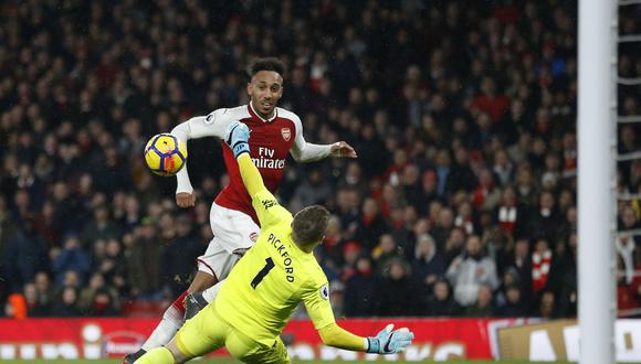 Pierre-Emerick Aubameyang realizó una definición maravillosa en el cuarto gol del Arsenal frente al Everton. El africano ha demostrado que tiene nivel para brillar en la Premier League. (Foto: AFP)