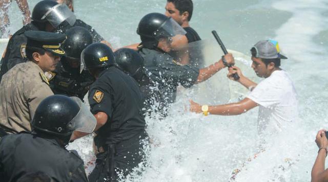 Costa Verde: así la policía desalojó a tablistas en La Pampilla - 12