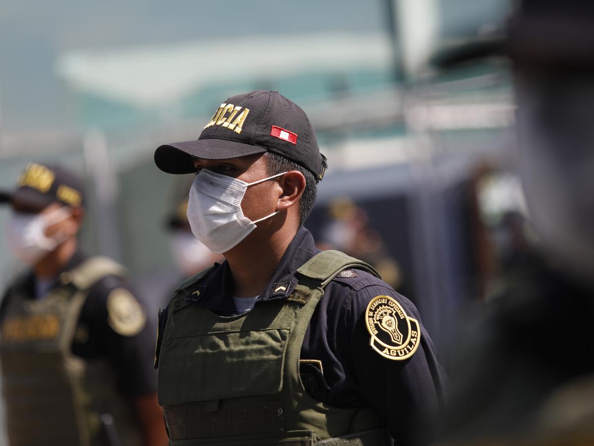 GORRA POLICIAL LLEGO EL LOTE DE - La Casa del Policía EIRL