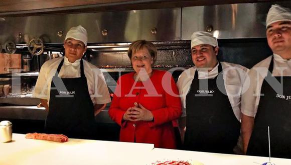 La canciller alemana Angela Merkel en la parrilla porteña Don Julio, en diciembre de 2018, tras haber finalizado su participación en la cumbre del G-20. (Foto: La Nación de Argentina)