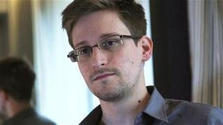 Facebook: Edward Snowden pide no confiar tanto en la red social