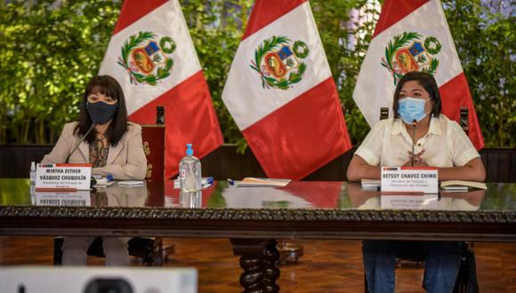 Betssy Chávez declaró ante la prensa luego de participar, junto a Pedro Castillo y Mirtha Vásquez, en la reinstalación del Consejo Nacional de Trabajo para el periodo 2021-2026 | Foto: Presidencia Perú / Flickr