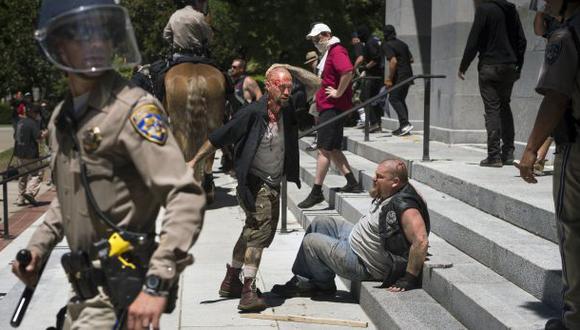California: Batalla campal en un acto neonazi deja 10 heridos