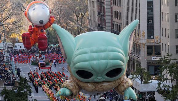 Baby Yoda y Snoopy fueron los grandes protagonistas del desfile 95º de Macy's por Thanksgiving. (REUTERS)