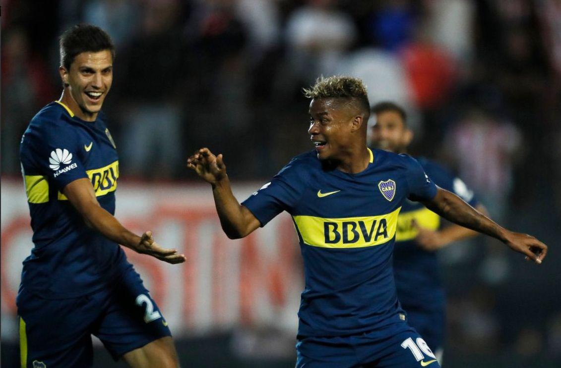 Boca Juniors se llevó un importante triunfo de su visita a Estudiantes y se consolida en el primer lugar de la tabla. El único gol del encuentro lo marco el colombiano Wilmar Barrios. (Foto: Boca)