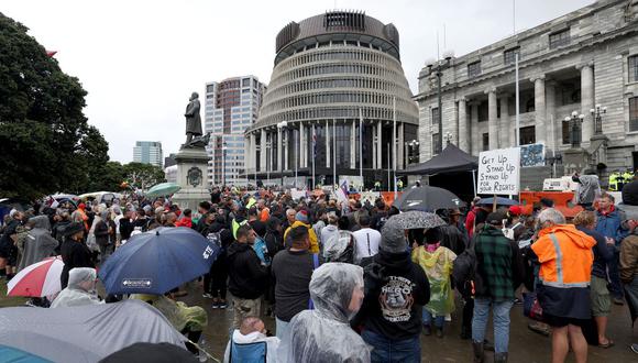 Los manifestantes ocupan los terrenos del Parlamento de Nueva Zelanda para protestar contra las restricciones por el coronavirus covid-19 el 12 de febrero de 2022. (Marty MELVILLE / AFP).