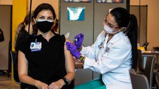 Con más de 20.000 muertes por la coronavirus, Florida inicia vacunación 