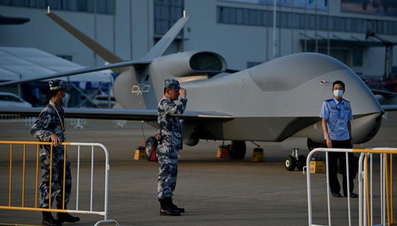 Un dron de reconocimiento de gran altitud WZ-7 de la Fuerza Aérea del Ejército Popular de Liberación (EPL) de China se ve en la 13 Exposición Aeroespacial y de Aviación Internacional, el 27 de septiembre de 2021. (Noel Celis / AFP).