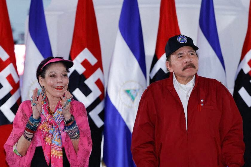 Daniel Ortega junto a su esposa y vicepresidenta Rosario Murillo. (Foto: AFP)