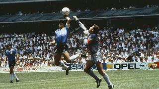 Peter Shilton tras el récord por la compra de la camiseta de Maradona: “Ni para lavar los platos la usaría”