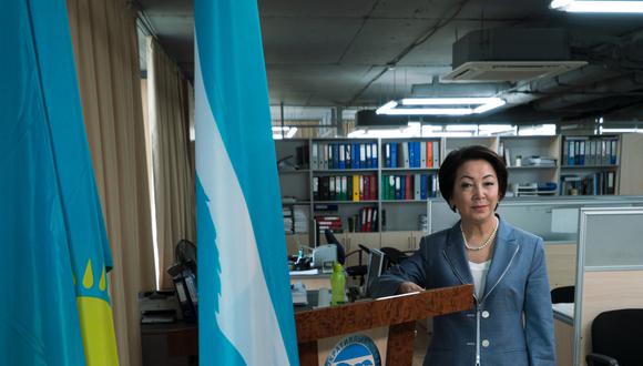 Yespáyeva ha pasado en solo cuatro años de dirigir una filial bancaria en una región kazaja a ser elegida diputada y convertirse en candidata presidencial. (Foto: Twitter/@evanlamos)