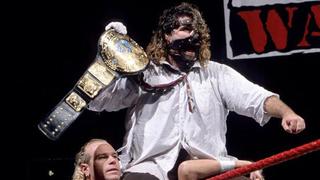 Mick Foley: el rey de la lucha ‘hardcore’ en la WWE y sus momentos icónicos y peleas más violentas