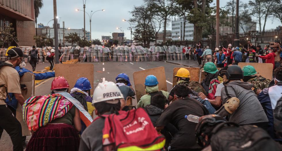 Durante las fiestas patrias se registraron diversas movilizaciones en todo el país. En el Centro de Lima, estas resultaron en violentos enfrentamientos.
