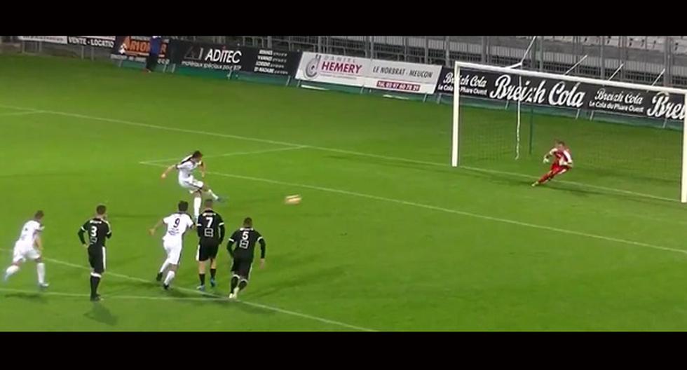 El fútbol francés tuvo esta increíble jugada en un penal. (Foto: captura)