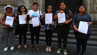 Familias afectadas por feminicidios enviaron carta a Martín Vizcarra para exigir atención