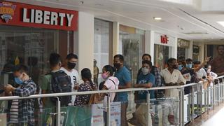 India: Nueva Delhi reabre tiendas y restaurantes en medio de la caída de casos de coronavirus