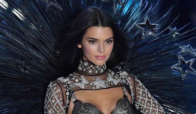 Kendall Jenner comúnmente sube fotografías en pocas prendas. (AFP)