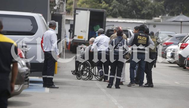 Preciso momento en el que PPK ingresa a una clínica local (Foto: Mario Zapata / GEC)