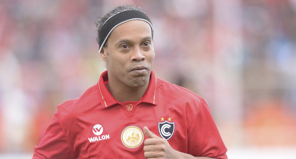 Ronaldinho Gaucho dejó un pequeña invitación a los fieles seguidores de Cienciano. (Foto: Club Cienciano)