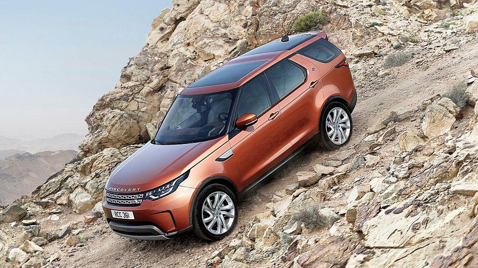 LAND ROVER DISCOVERY. La marca brit&aacute;nica present&oacute; la quinta generaci&oacute;n de la Land Rover Discovery, que mantiene todas las caracter&iacute;sticas de sus predecesoras, aunque con mayor tecnolog&iacute;a y un dise&ntilde;o m&aacute;s di