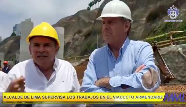 El alcalde de Lima, Luis Castañeda Lossio, y Alfredo Barnechea, de Acción Popular, recorrieron las obras en la Costa Verde. (Municipalidad de Lima)
