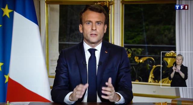 Emmanuel Macron fija en 5 años el plazo para reconstruir una catedral de Notre Dame "aún más bella". (AFP).