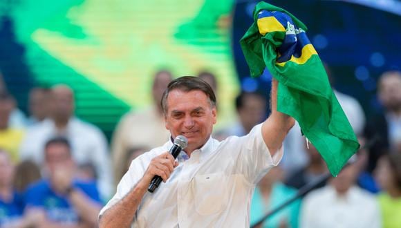 El presidente de Brasil, Jair Bolsonaro, habla durante la convención nacional del Partido Liberal en el Maracanãzinho de Río de Janeiro. (EFE/ André Coelho).