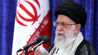 Líder supremo de Irán amenaza con enriquecer uranio para sus armas