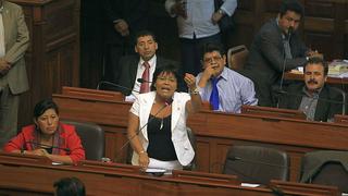 Al menos cinco congresistas renuncian a bancada de Gana Perú