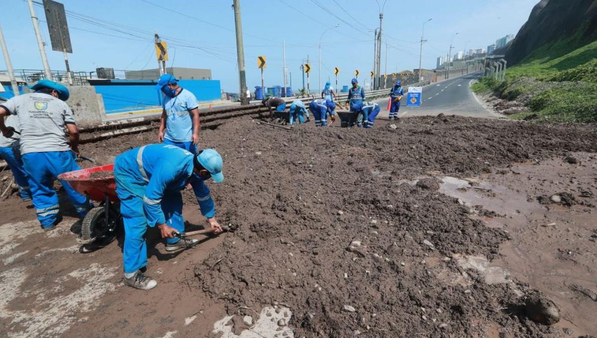 Se desconoce la causa de la rotura de la tubería, pero en otras ocasiones, se ha detectado que los roedores han sido los culpables, según indicó el subgerente de Defensa Civil miraflorino Juan Carlos Barrios (Foto: Lino Chipana)