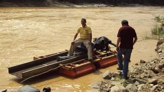 Piura: dragas contaminan río a cinco metros de puesto policial en Ayabaca