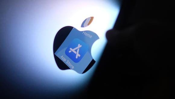Apple bloquea una aplicación de su tienda debido a que no cumple sus políticas acerca de inteligencia artificial.