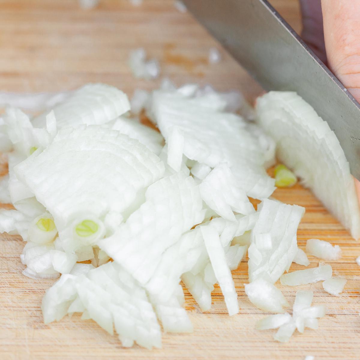 Cómo cortar cebolla rápido en cuadritos 