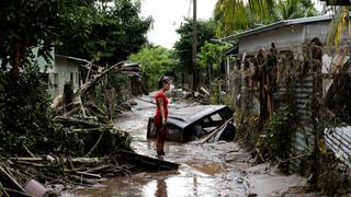 “Perdimos todo”: centroamericanos huyen a Estados Unidos tras devastadores huracanes