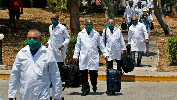 México: El PAN acusa al Gobierno de contratar médicos cubanos sin título para tratar a pacientes de coronavirus. (Foto: EFE/Ernesto Mastrascusa).