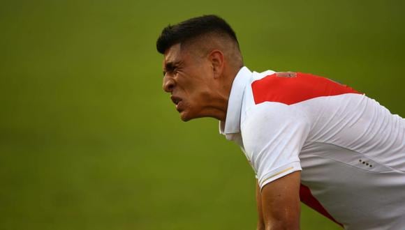 El dolor de Paolo Hurtado a segundos de acabar el Perú vs. Colombia. (Foto: Fernando Sangama - GEC)