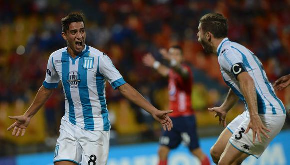 Racing ganó 3-2 a Independiente Medellín de visita y pasó a octavos de Sudamericana. (Foto: AFP)