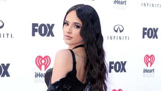 Becky G lució este sensual vestido en la alfombra roja tras confirmarse la infidelidad de su novio