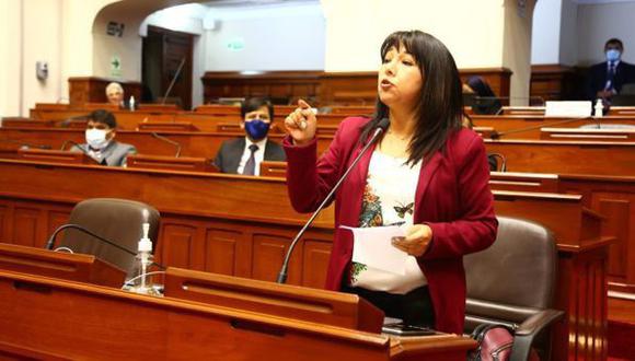 “Lamento que esto haya sucedido, esperemos que los actores políticos seamos conscientes de lo que afrontamos y de nuestras responsabilidades”, dijo la premier. (Fuente: Congreso)