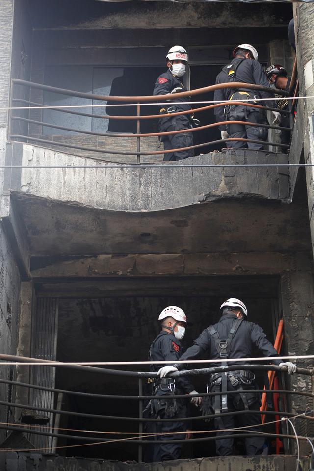 Así quedó edificio multifamiliar tras incendio que mató a 7 personas. (Foto: Cortesía)