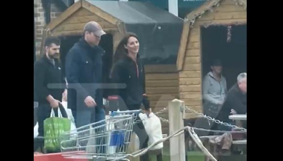La princesa Catalina de Gales (Kate Middleton) junto al príncipe William paseando por la tienda Windsor Farm Shop de Londres, en un video revelado el 18 de marzo de 2024. (Captura de TMZ)