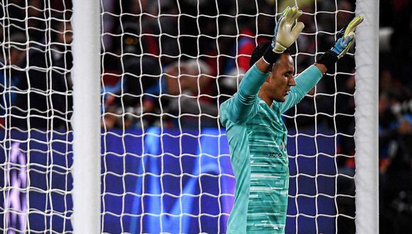 Keylor Navas fue el seguro de vida del PSG, en su visita al Bernabéu. (Foto: AFP)