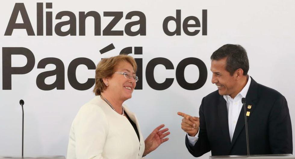 Ollanta Humala y Michelle Bachelet se mostraron sonrientes en la X Cumbre de la Alianza del Pacífico. (Foto: EFE) 